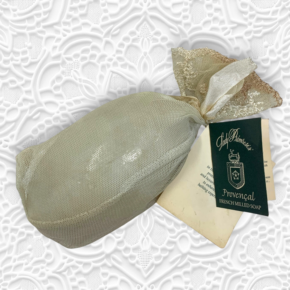 Vintage Lady Primrose Provencal Lavender French Milled Soap Lace Exfoliant 5 oz